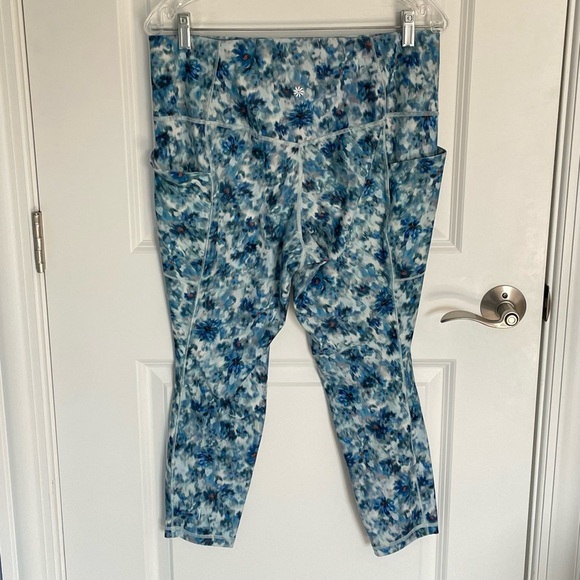 Athleta Salutation Stash pocket leggings tights opaline floral blue 47285 - Picture 8 of 12